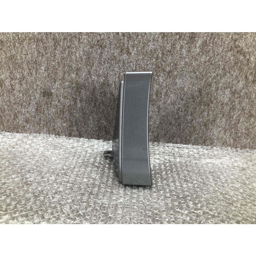 ノア ヴォクシー 90 リア左クォーターパネル マッドガード パール