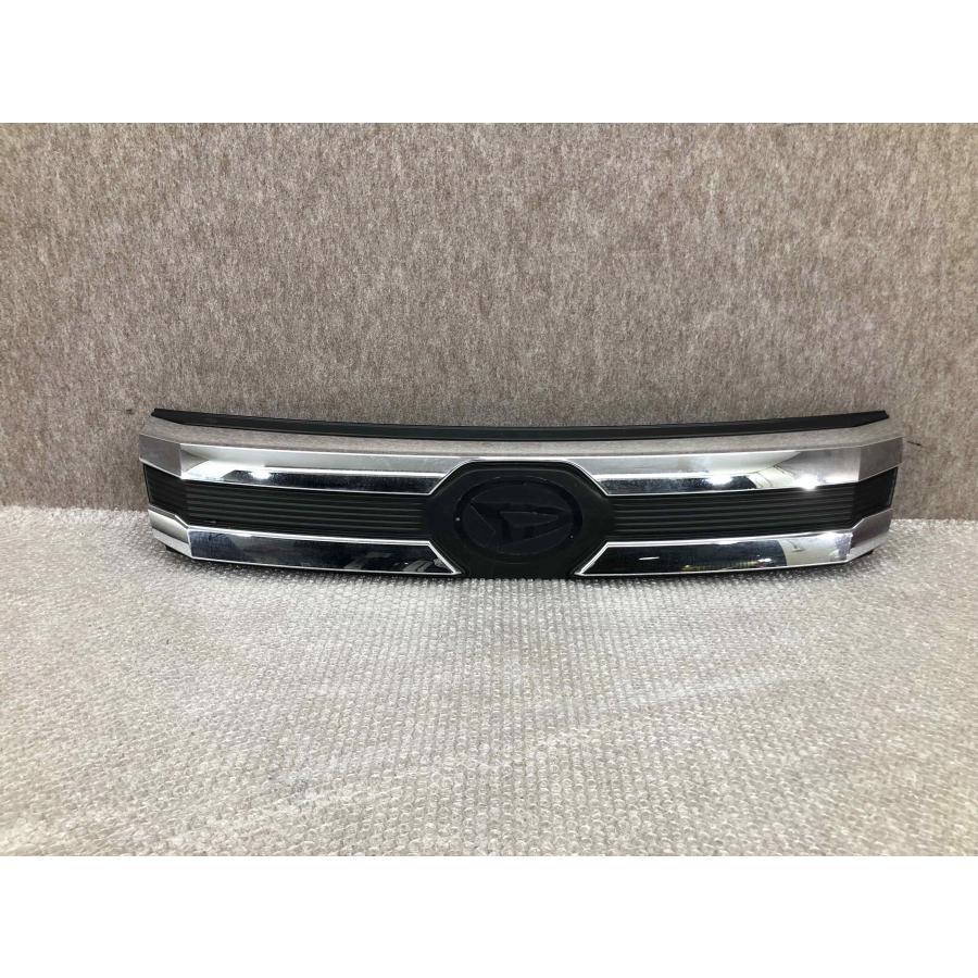ダイハツ M900A ルーミーカスタム フロントグリル 53105-B1090 : 拓海