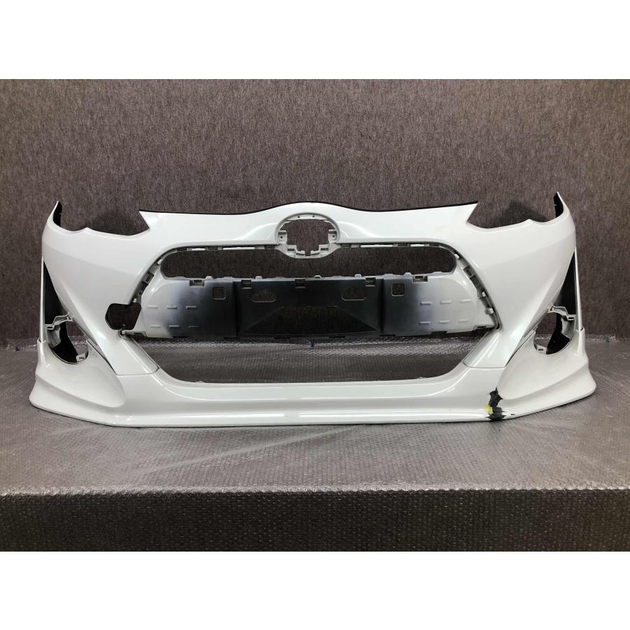 トヨタ アクア NHP10 中期 純正 フロントバンパー 52119-52A10