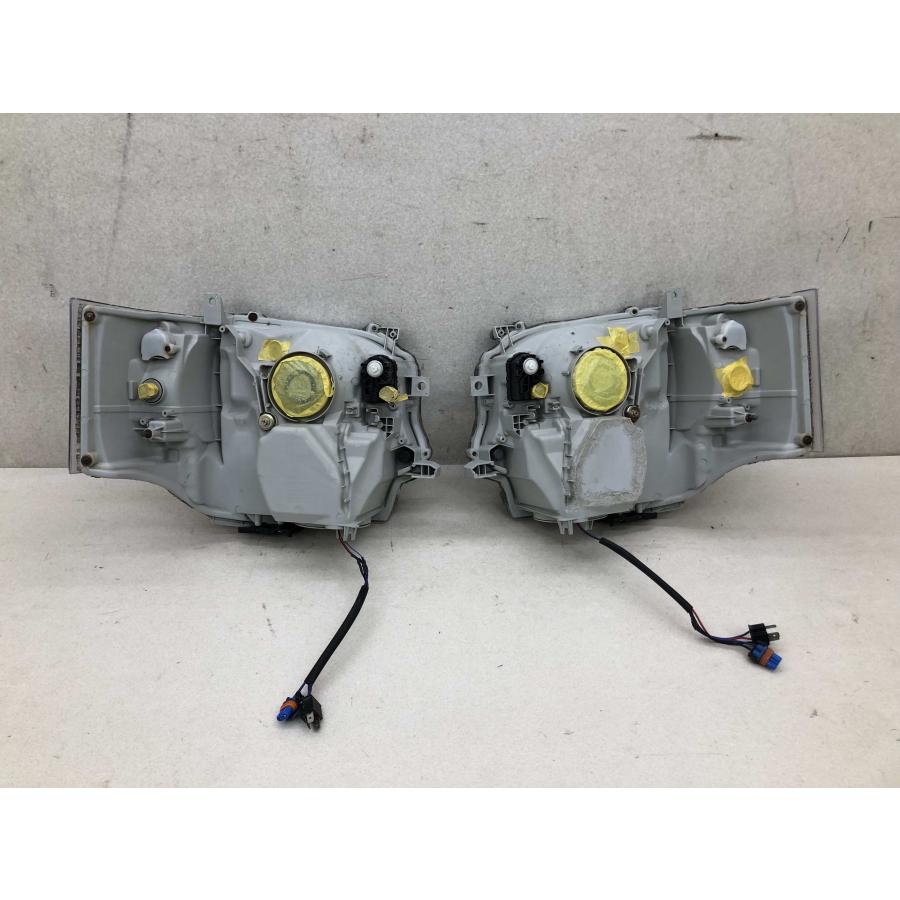 ヘッドライト　ハイエース　左右両方あり　純正 磨き済み トヨタ ハイエース 4型 5型 200系 純正 左右 ヘッド