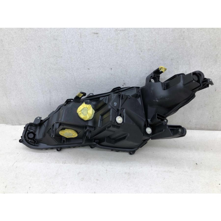 は*が様 ★美品 AXVH70 カムリ★右ヘッドライト 打刻:Ｙ ユニット メッ 美品 磨き済み カムリ AXVH70/AXVH75 70系 前期 右ヘッドライト LED