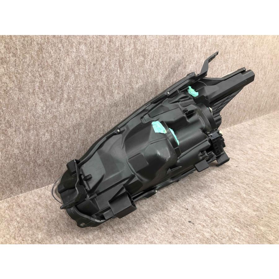 磨き済み トヨタ シエンタ NSP170 ハロゲン ヘッドライト 右 KOITO 52