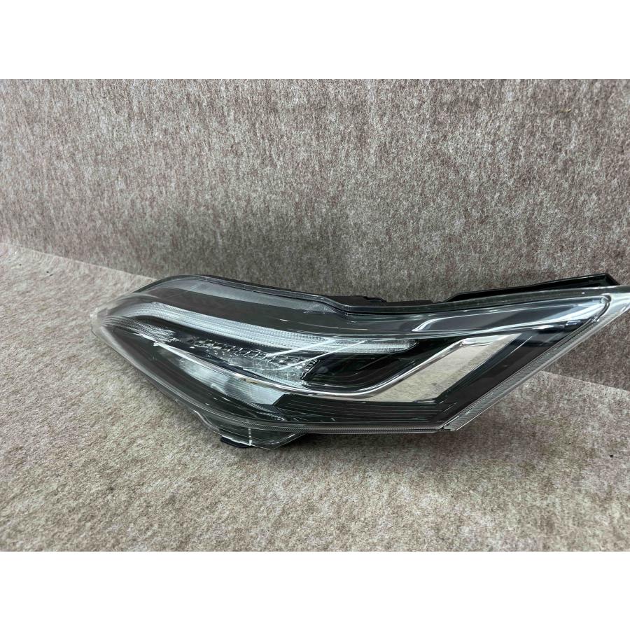 マツダ KE2FW CX-5 前期 右 ライト STANLEY P9770 マツダ KE2FW CX-5 前期 右 ライト STANLEY P9770 コーティング済 CX-5