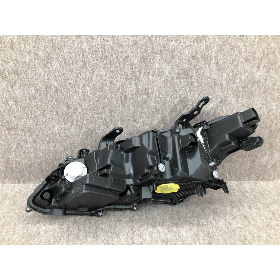 磨き済み クラウン 220系 20系 右 ヘッドライト 3眼LED KOITO 30 磨き済み クラウン 220系 20系 右 ヘッドライト 3眼LED KOITO 30