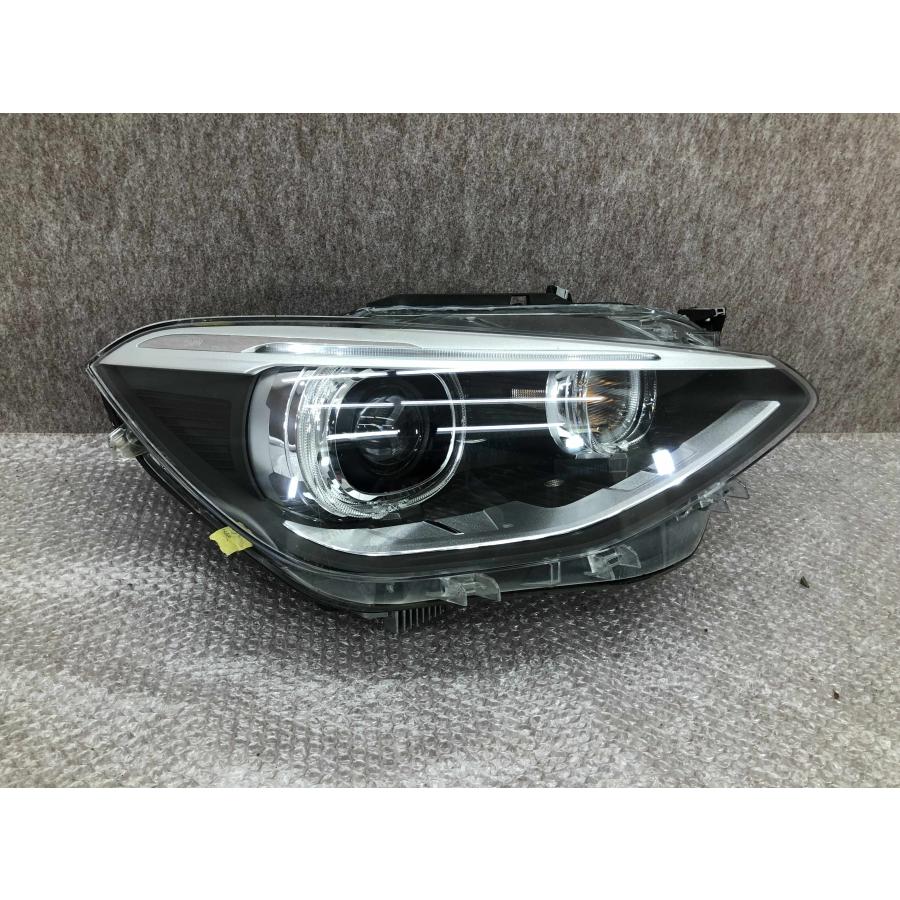 BMW 1シリーズ右ヘッドライトBMWロゴ入り BMW 1シリーズ右ヘッドライトBMWロゴ入り