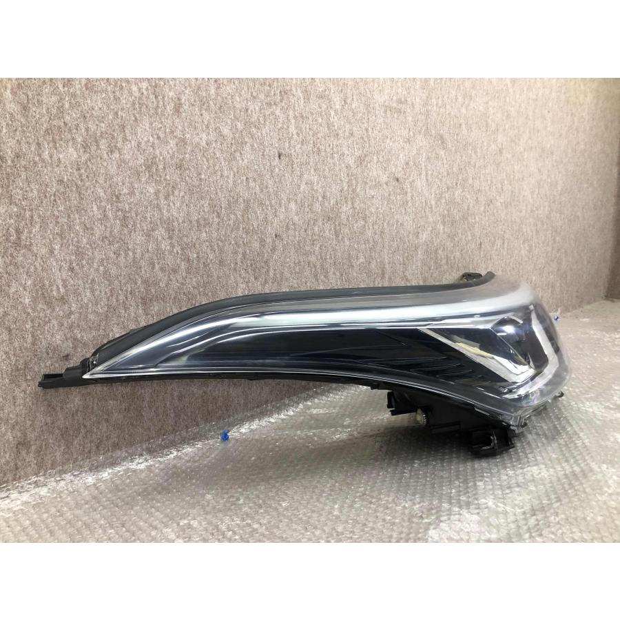 磨き済み トヨタ純正 ZYX10 ZYX11 NGX50 C-HR 後期 ヘッドライト 右