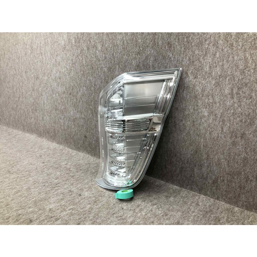 美品 磨き済み ステップワゴン スパーダ RK5/RK6 右テールランプ