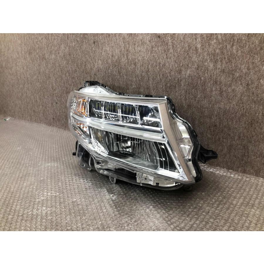 美品 磨き済み M900A M910A ルーミー 右 ヘッドライト STANLEY W3918