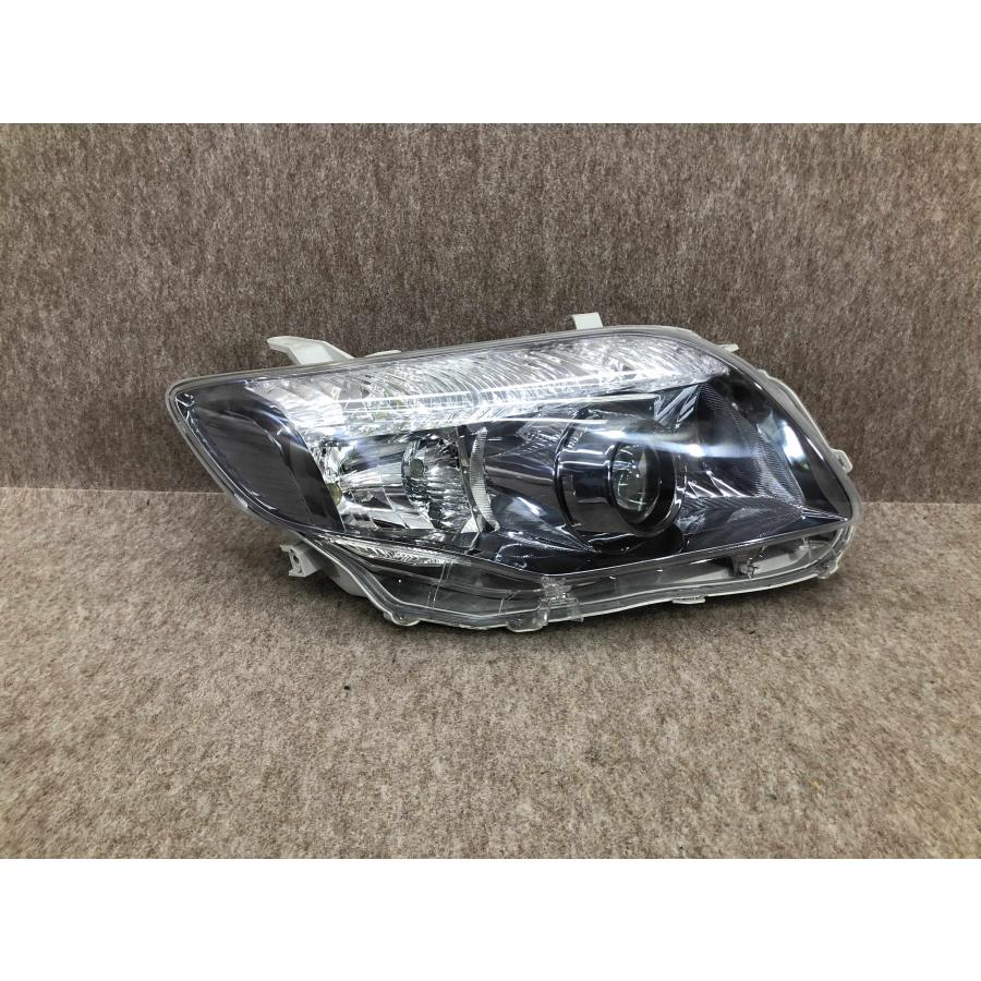 カローラフィールダー右ヘッドランプ美品
