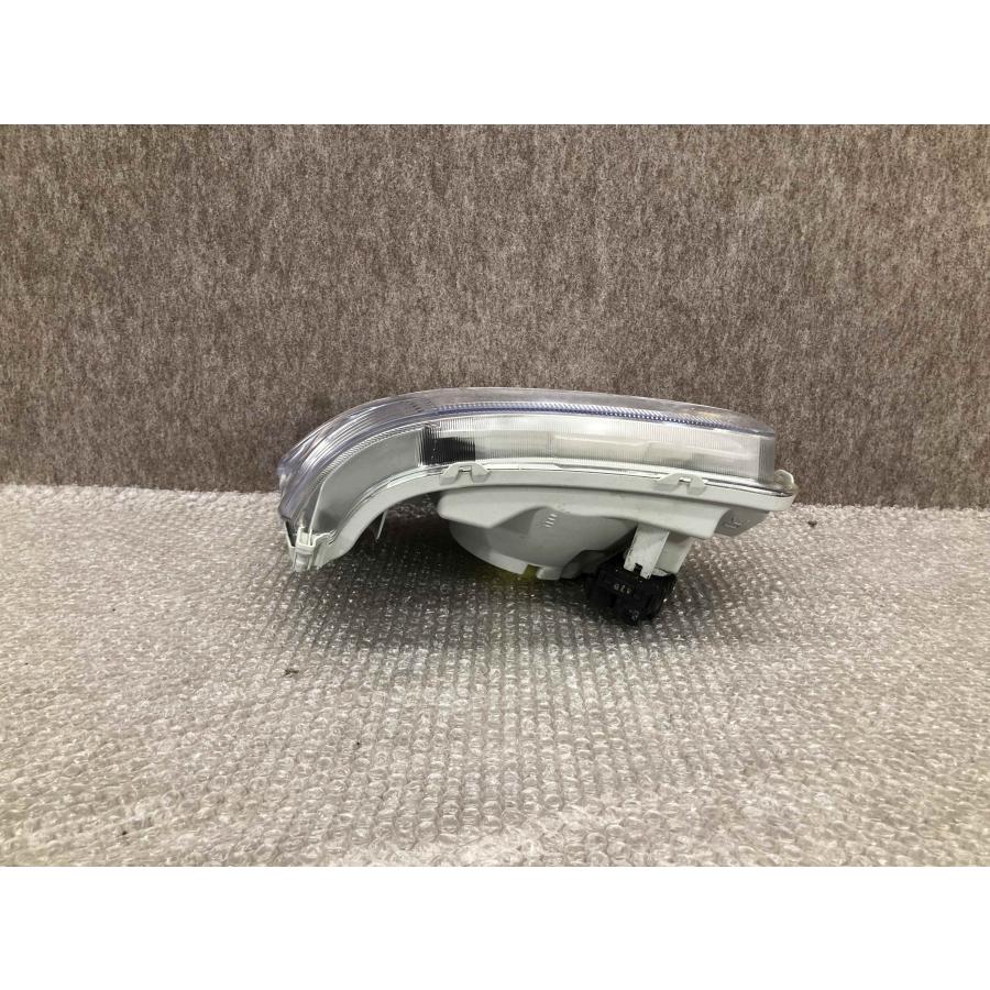 美品 磨き済み ダイハツ ハイゼットカーゴS321V/S331V 右ヘッドライト 