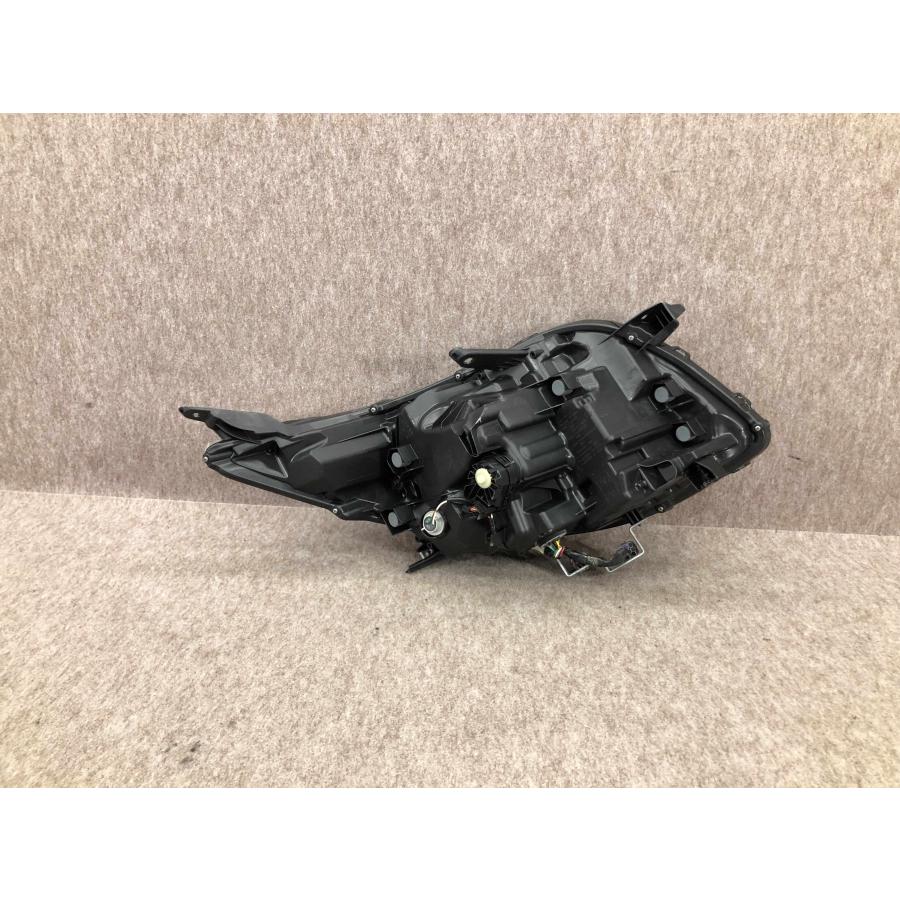 レンズ美品 磨き済みトヨタ ノア エスクァイア 80 後期 純正 LED 