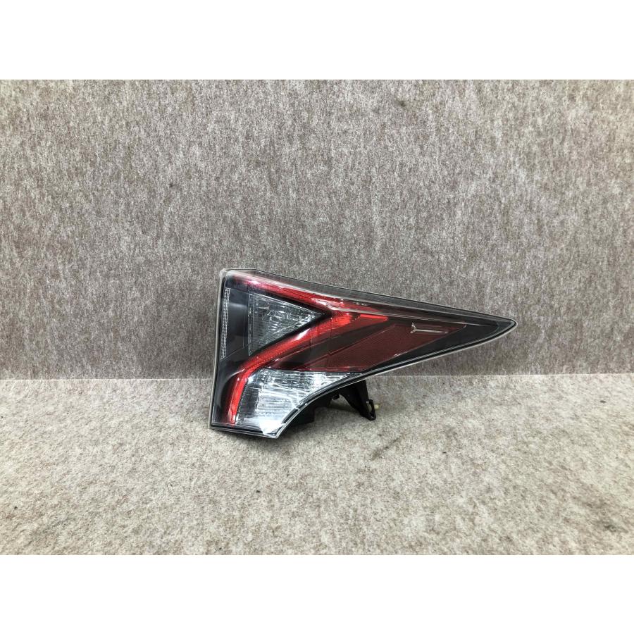 磨き済み プリウス ZVW50/ZVW51/ZVW55 純正 右テールランプ/右テール