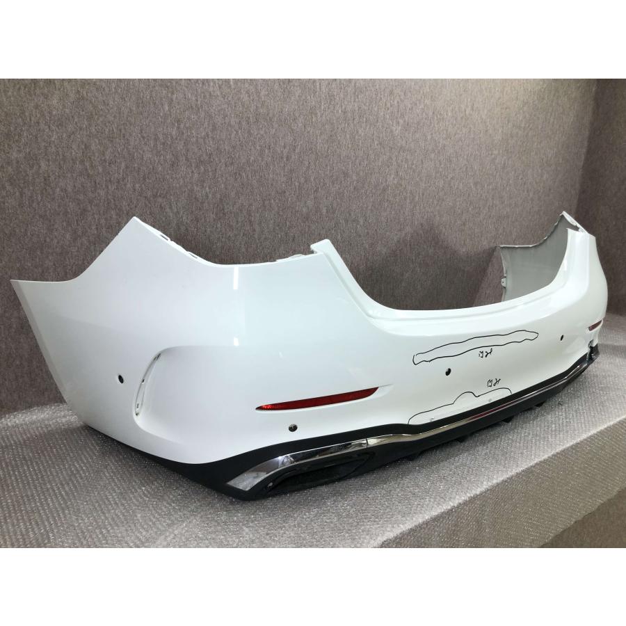 【純正品】Mercedes リアバンパー中央部 MercedesBenz ベンツ Cクラス W206 純正 リアバンパー A2068850703