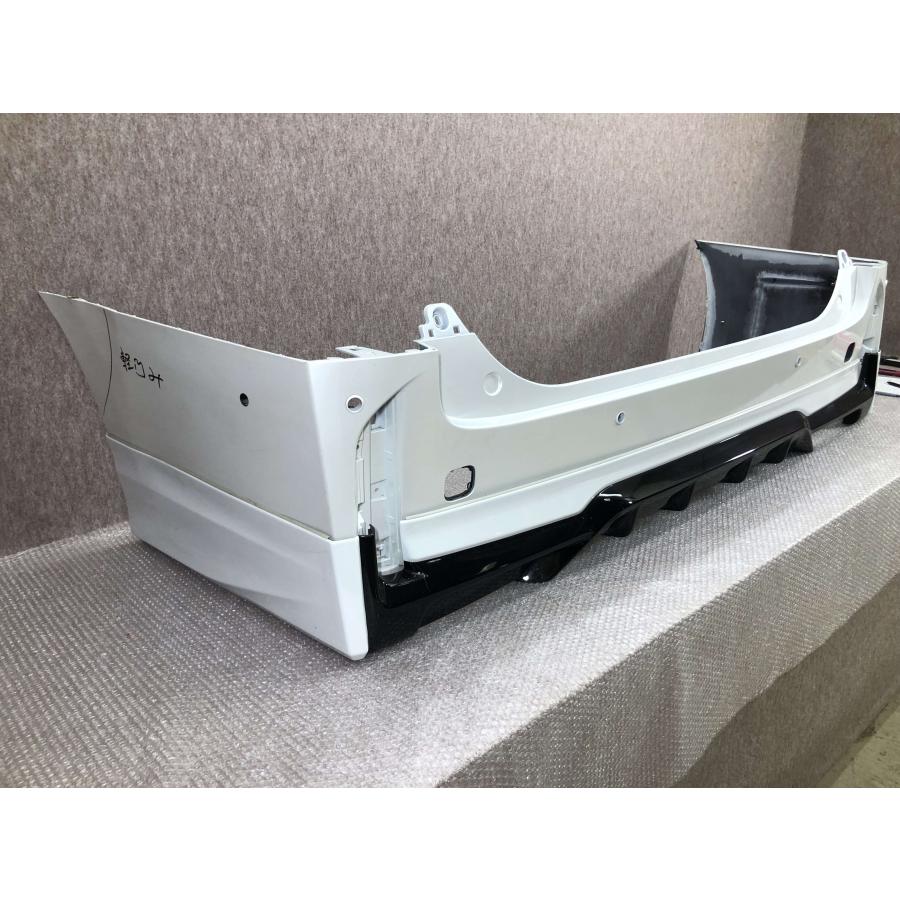 40ヴェルファイア　リアバンパー　ホワイト TAHA40W TAHA45W AAHH40W AAHH45W ヴェルファイア 純正 リアバンパー
