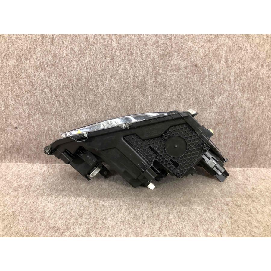 磨き済み ヤリスクロス 左 ヘッドライト KOITO 52-325 MXPB10/MXPB15