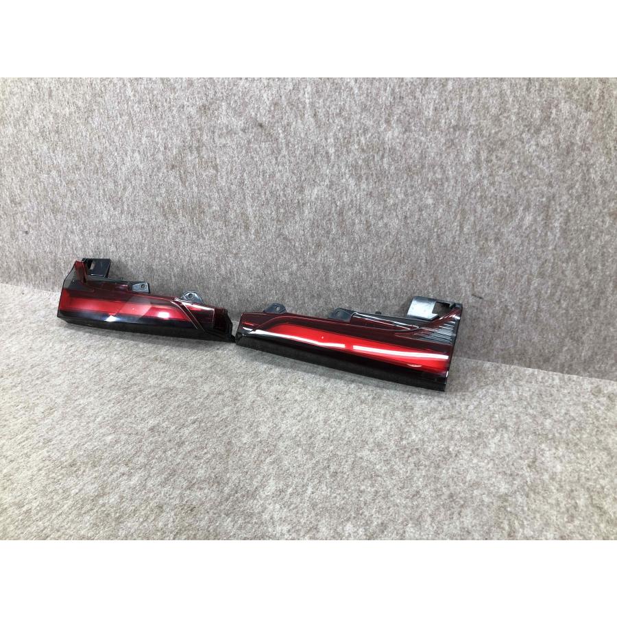 美品 磨き済み トヨタ ノア 90 MZRA90 95 ZWR90 純正 右 テールランプ