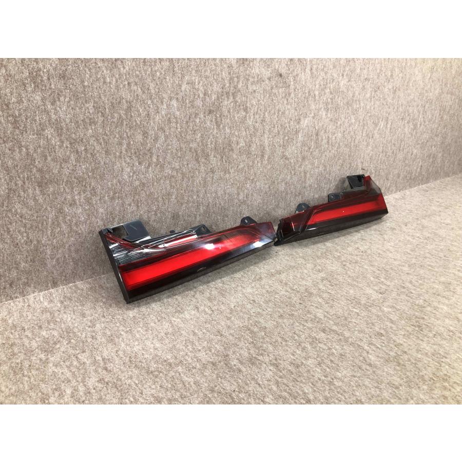 美品 磨き済み トヨタ ノア 90 MZRA90 95 ZWR90 純正 右 テールランプ
