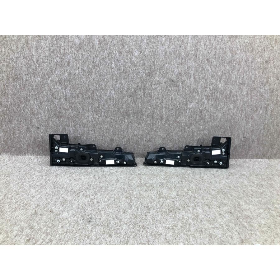 美品 磨き済み トヨタ ノア 90 MZRA90 95 ZWR90 純正 右 テールランプ 