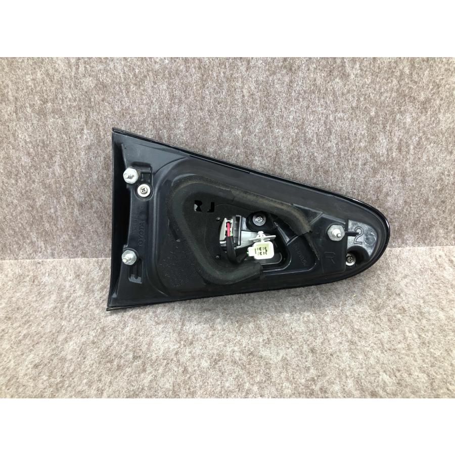 美品 磨き済み シエンタ NSP170G 前期 純正 テールランプ 右 KOITO 52