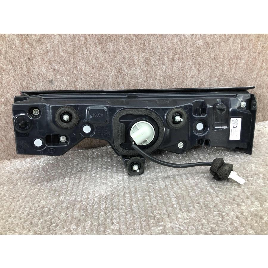 美品 磨き済み CX-60 KH3P KH5P 純正 左 内側 テールライト