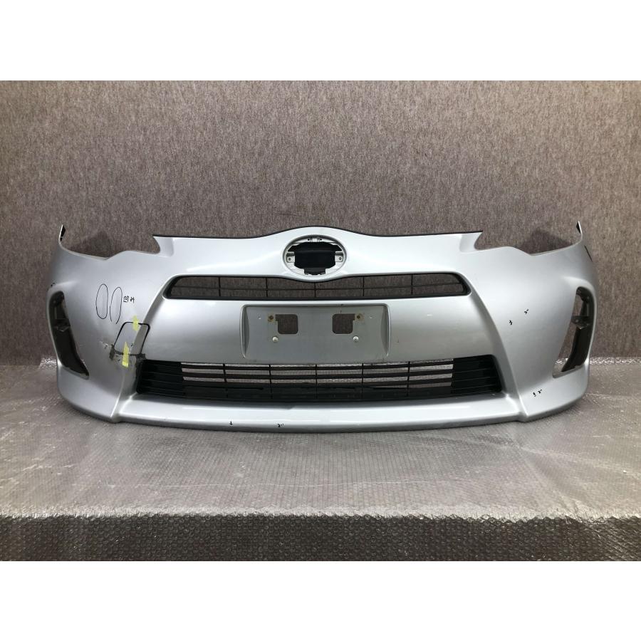 トヨタ アクア NHP10 前期 純正 フロントバンパー 52119-52620 グリル