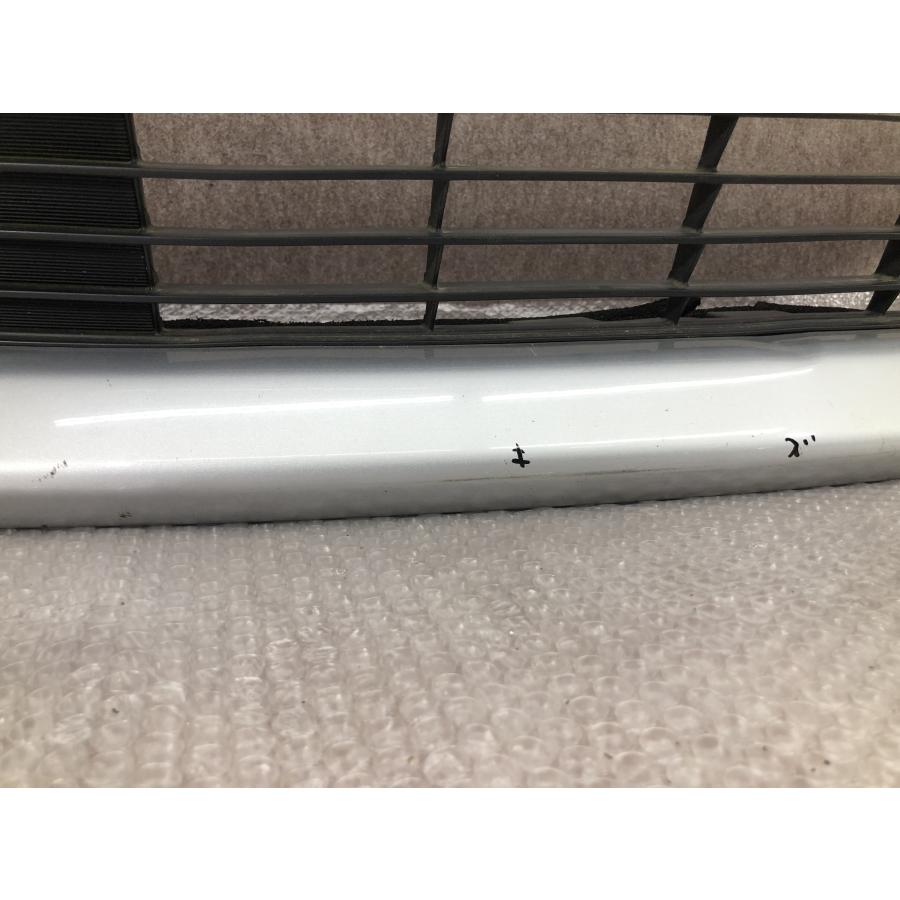 トヨタ アクア NHP10 前期 純正 フロントバンパー 52119-52620 グリル