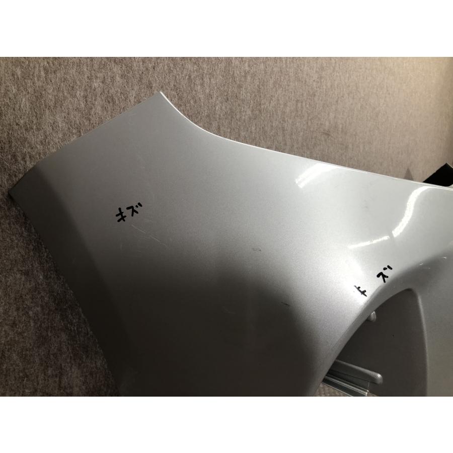 トヨタ アクア NHP10 前期 純正 フロントバンパー 52119-52620 グリル