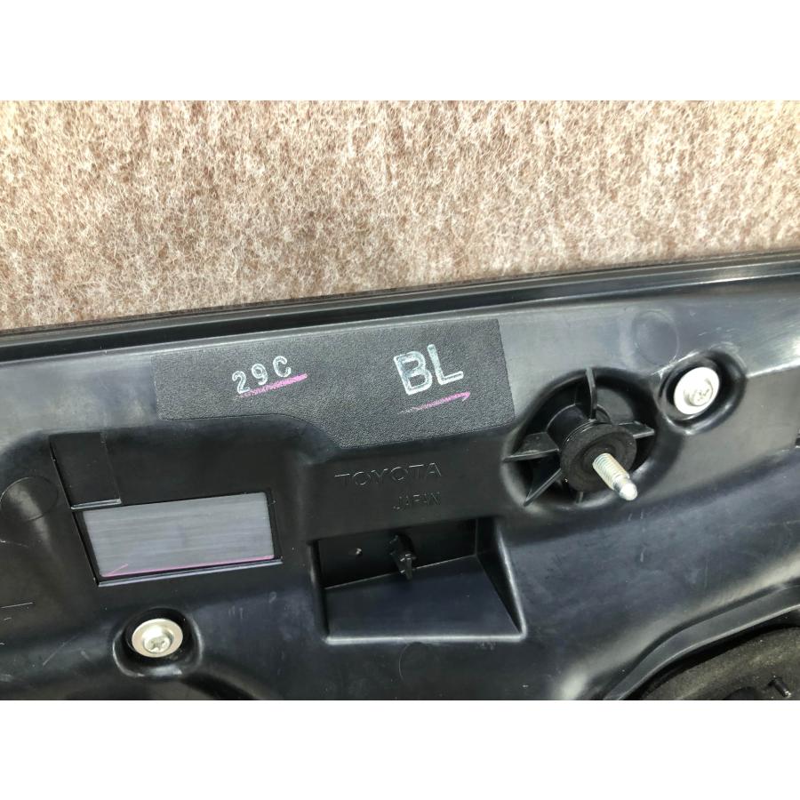 美品 磨き済み ヴォクシー MZRA90W リアガーニッシュ + フィニッシャー