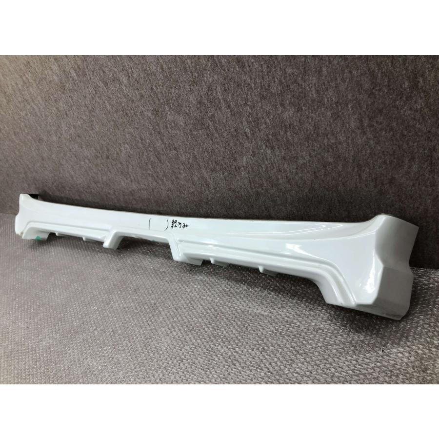 N-BOX カスタム　JF3 無限　リヤ　スポイラー　パールホワイト　エンブレム N-BOX カスタム JF3 JF4 無限 MUGEN リアスポイラー 84111-XNH-0000