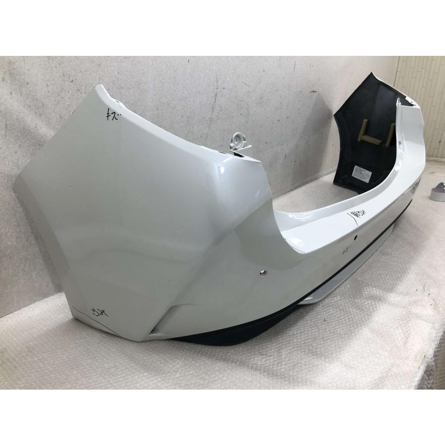 トヨタ カローラ ツーリング NRE210W ZRE212W 純正 リアバンパー 52159