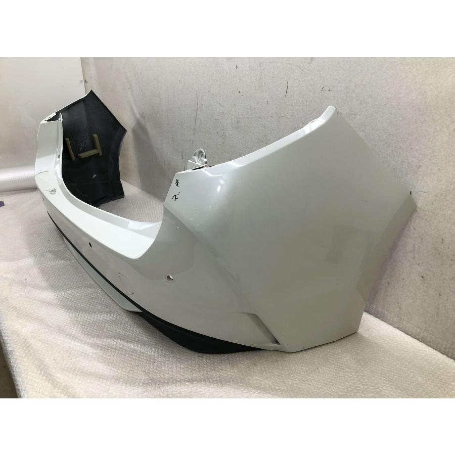 トヨタ カローラ ツーリング NRE210W ZRE212W 純正 リアバンパー 52159