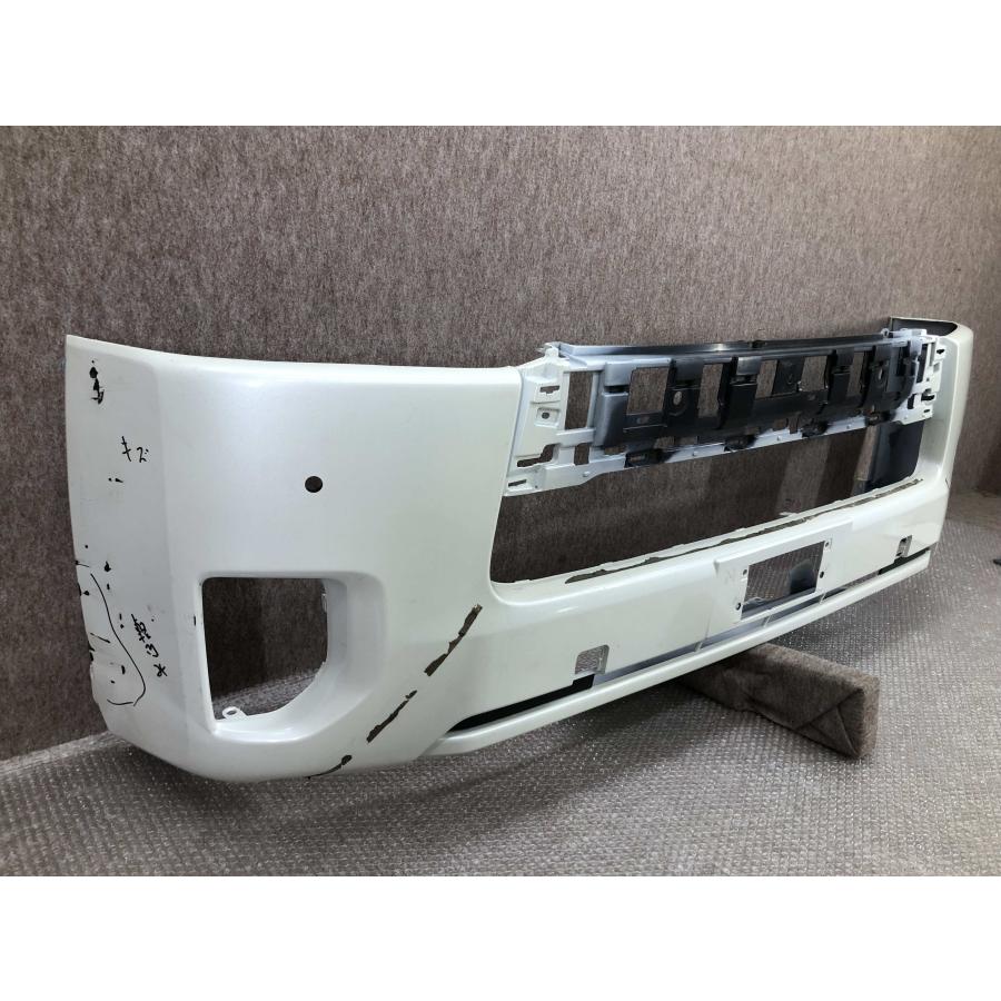 トヨタハイエース 200系 標準タイプ フロントバンパー モデリスタ