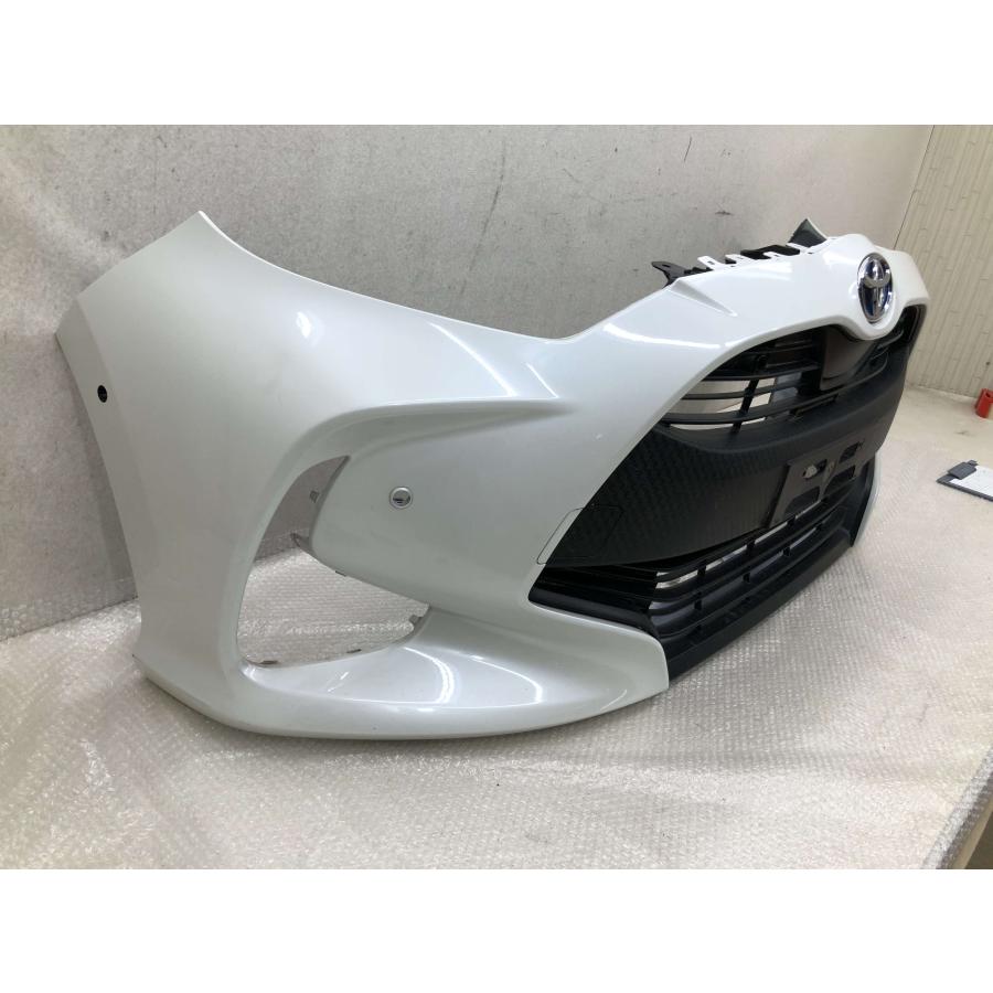 トヨタ ヤリス KSP210 MXPH10 純正 フロントバンパー 52119-K0010