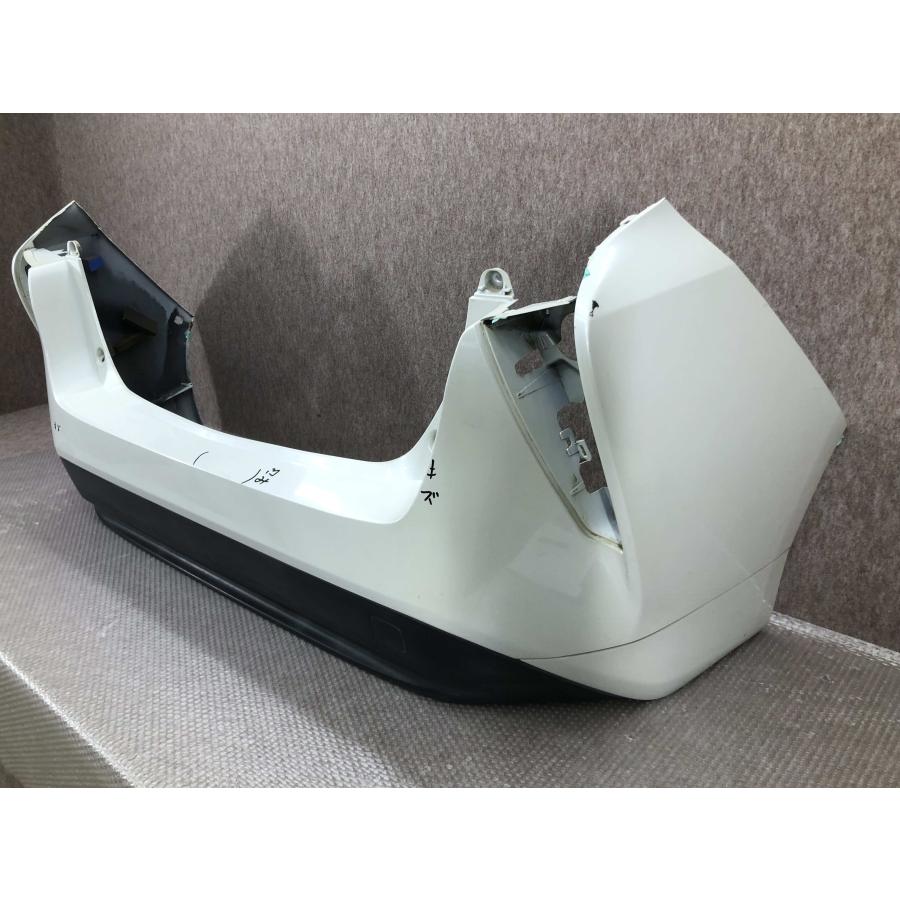 プリウス ZVW50 前期 純正 リアバンパー 52159-47110 070 プリウス ZVW50 純正 リアバンパー 52159-47110 : 拓海商事ヤフー店