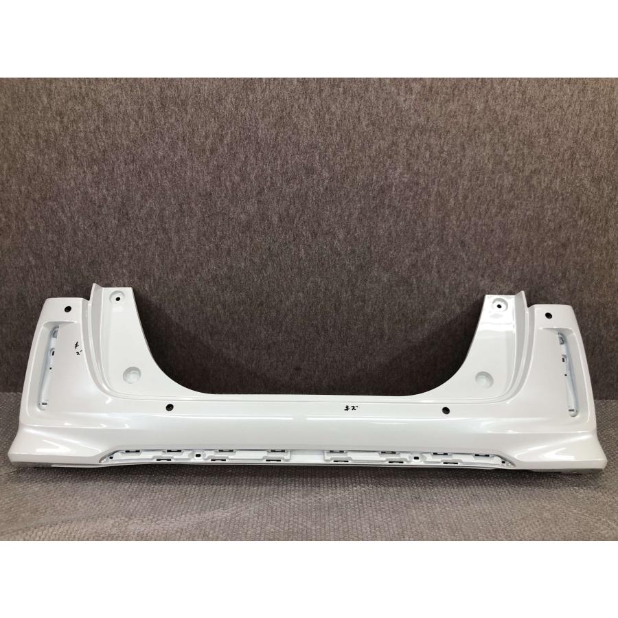 JF3 JF4 エヌボックス/N-BOX純正 リアバンパー 白　ホワイト JF3 JF4 エヌボックス/N-BOX純正 リアバンパー 白ホワイト