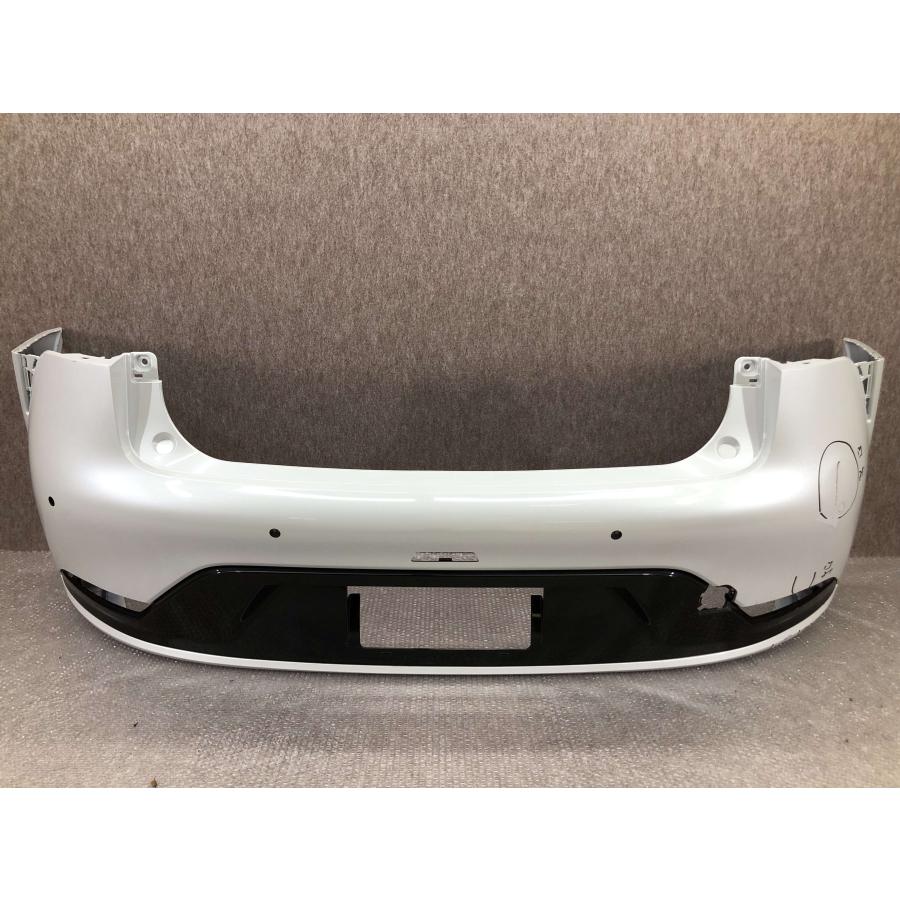 ん プリウス 6AA-MXWH60 リアバンパー 後ろバンパー G 1M2 ソナー