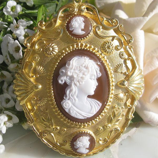 ストーンカメオ ブローチ 　　　　　SILVER枠　希少【美品】 CAMEO（カメオ） 希少なイタリアン・ジュエリー Maestro Aniello