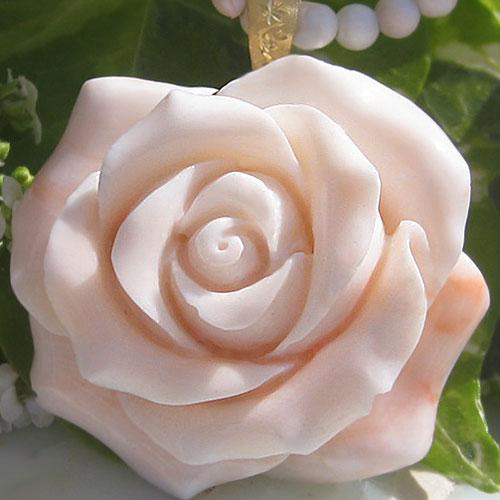 CAMEO（カメオ） 天然桃 珊瑚 (ピンク・サンゴ) 薔薇カメオ K18 SILVER