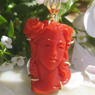 高級珊瑚カメオネックレス