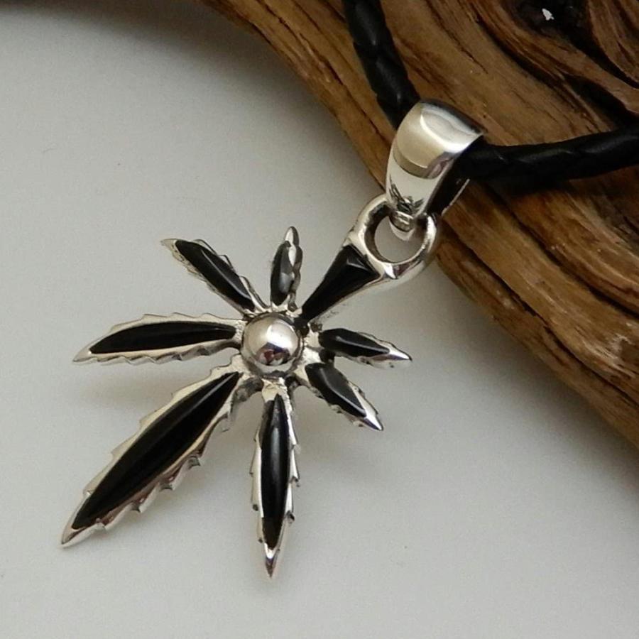 ネックレス メンズ シルバー925 マリファナネックレス オニキス ネックレス メンズ ペンダント シルバーネックレス ハンドメイド牛革付き |  | 01