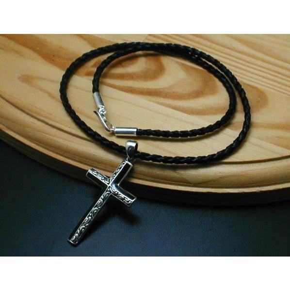 アラベスクとオニキスのシルバークロスネックレス（本革紐付き）十字架ネックレス メンズネックレス シルバーネックレス 革ひもネックレス |  | 01