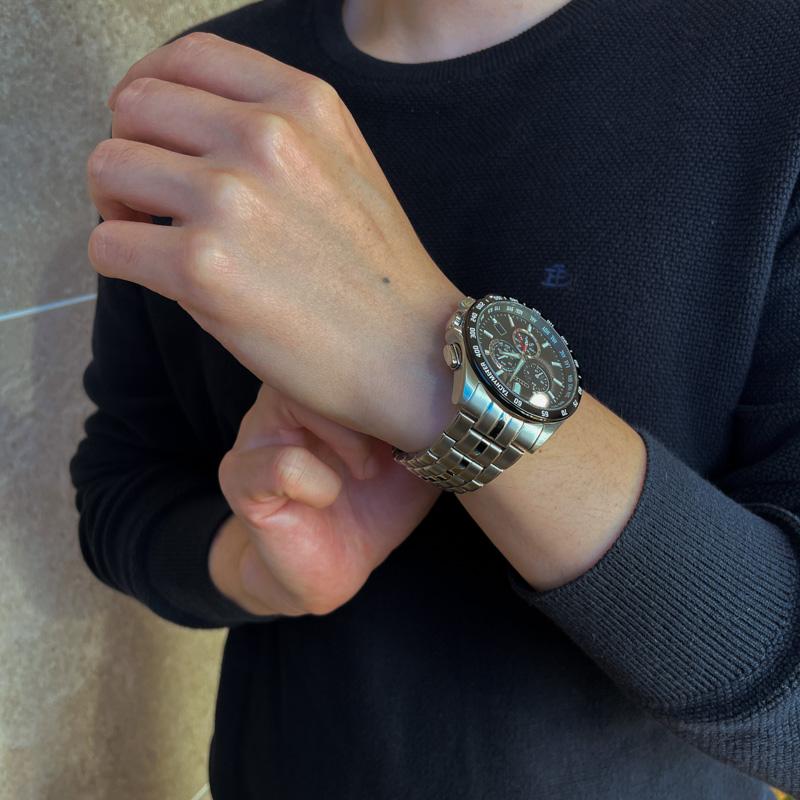 シチズンコレクション CITIZENCOLLECTION エコ・ドライブ電波時計　ダイレクトフライト　クロノグラフ CB5874-90E メンズ 爆買の画像