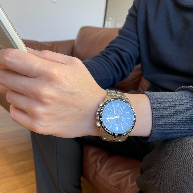 シチズンコレクション CITIZENCOLLECTION エコ・ドライブ電波時計　ダイレクトフライト　クロノグラフ CB5874-90E メンズ 爆買の画像