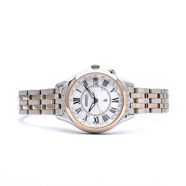 【新品未開封】 セイコー ルキア レディース 時計 ソーラー 電波 ラッキーパスポート レディダイヤ SEIKO LUKIA SSVV056 ホワイト 【J1262626220】(44000円)