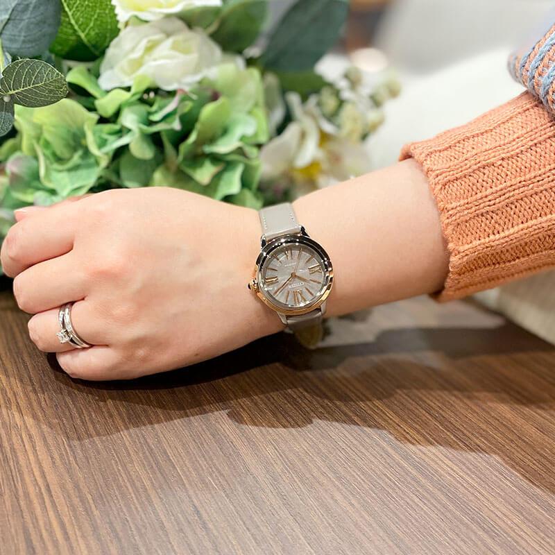 シチズン シチズンエル CITIZENL ROUND Collection EM1166-01Z レディース ソーラー 爆買の画像