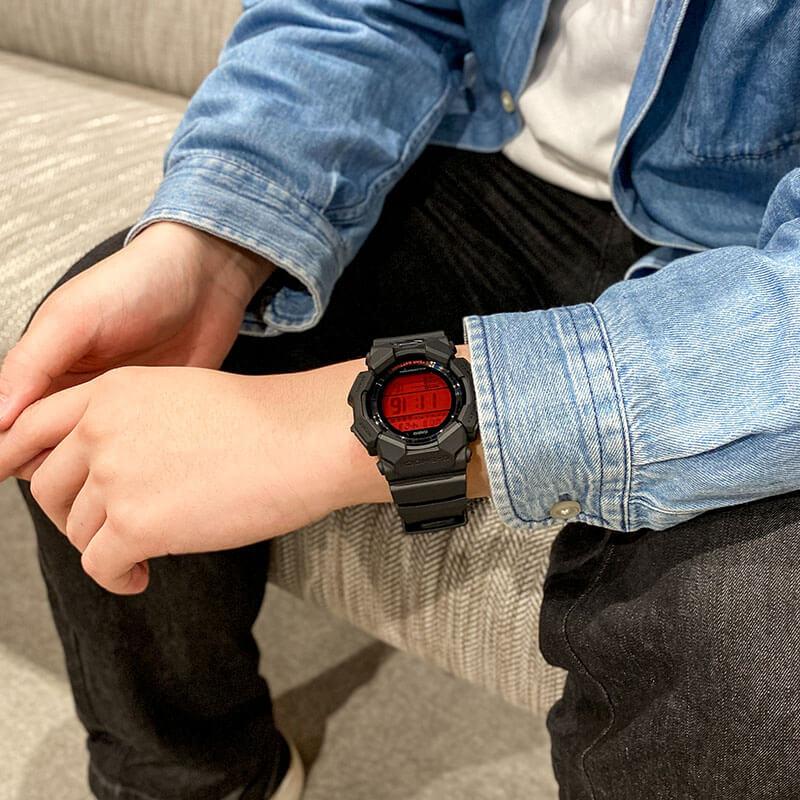カシオ Gショック デジタルタイプ GD-010BBR-1 海外モデル 新品 CASIO G-SHOCK GD-010BBR-1 BLACK AND BOLD RED 2025 New men