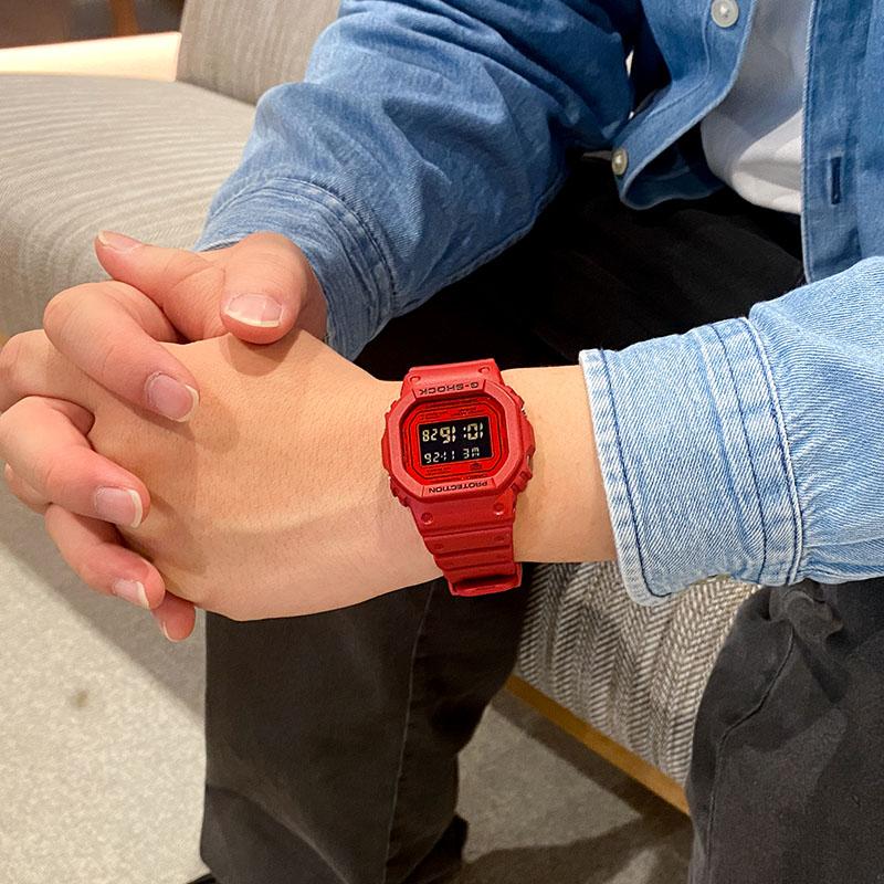 カシオ Gショック G-SHOCK DW-5600RRB-4JF 男性 5600シリーズ 爆買の画像