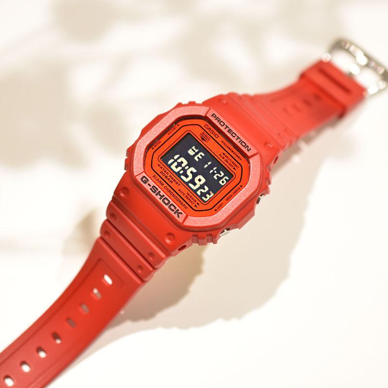 カシオ Gショック G-SHOCK DW-5600RRB-4JF 男性 5600シリーズ 爆買の画像