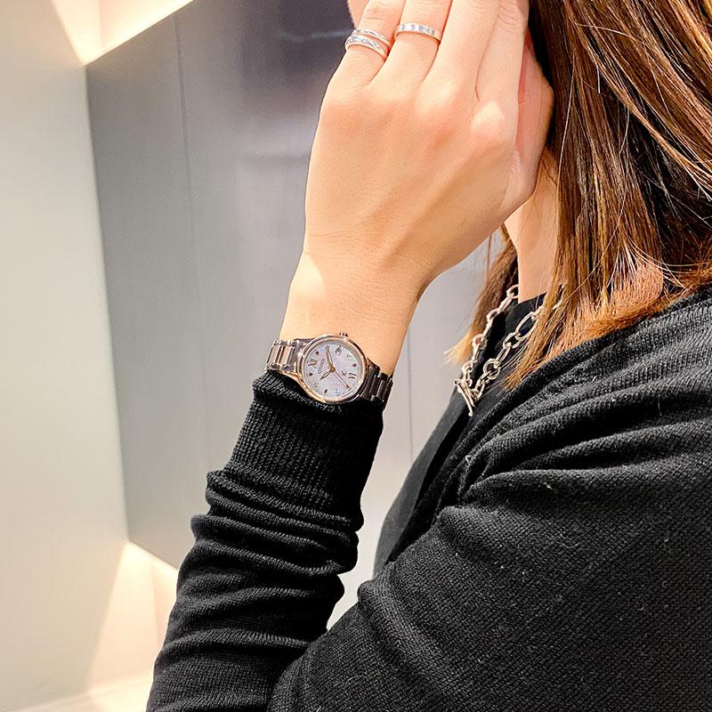 シチズン クロスシー ヒカリコレクション SAKURA限定モデル CITIZEN xC hikari collection ES9498-77N レディース 30周年アニバーサリー 爆買の画像
