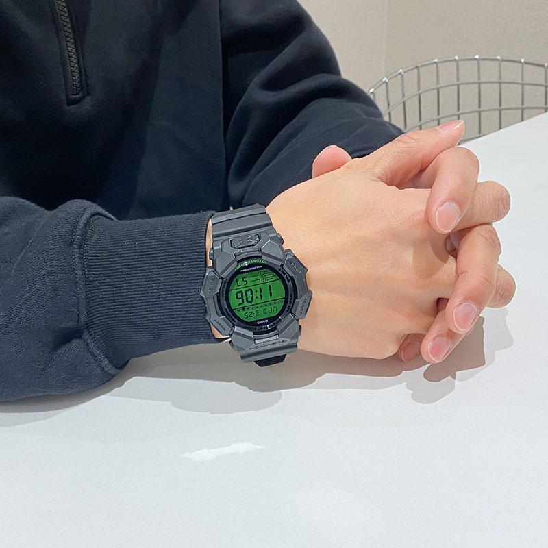 G-SHOCK カシオ Gショック GD-010BEG-1JF 男性 黒 緑 爆買 : 腕時計